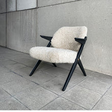 Laden Sie das Bild in den Galerie-Viewer, Triva Easy Chair