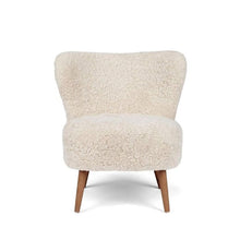 Laden Sie das Bild in den Galerie-Viewer, Danish Lounge Chair