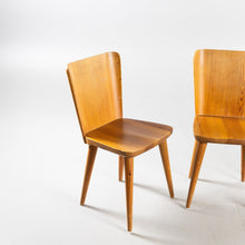 Laden Sie das Bild in den Galerie-Viewer, Set of 4 Göran Malmvall  Pine Chairs