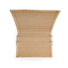 Laden Sie das Bild in den Galerie-Viewer, Pair of Poul Kjærholm PK22 Lounge Chairs