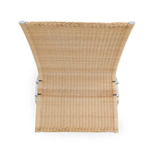 Laden Sie das Bild in den Galerie-Viewer, Pair of Poul Kjærholm PK22 Lounge Chairs