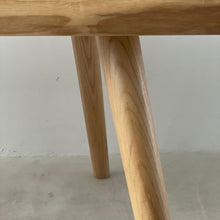 Load image into Gallery viewer, Solid Oak Spindle Bench