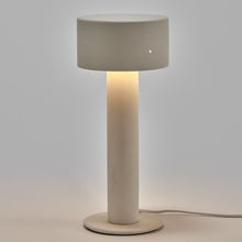 Laden Sie das Bild in den Galerie-Viewer, Table Lamp Clara 02