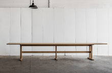 Laden Sie das Bild in den Galerie-Viewer, Trappist Solid Oak Table