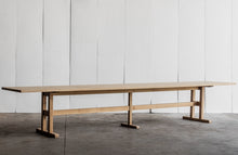 Laden Sie das Bild in den Galerie-Viewer, Trappist Solid Oak Table
